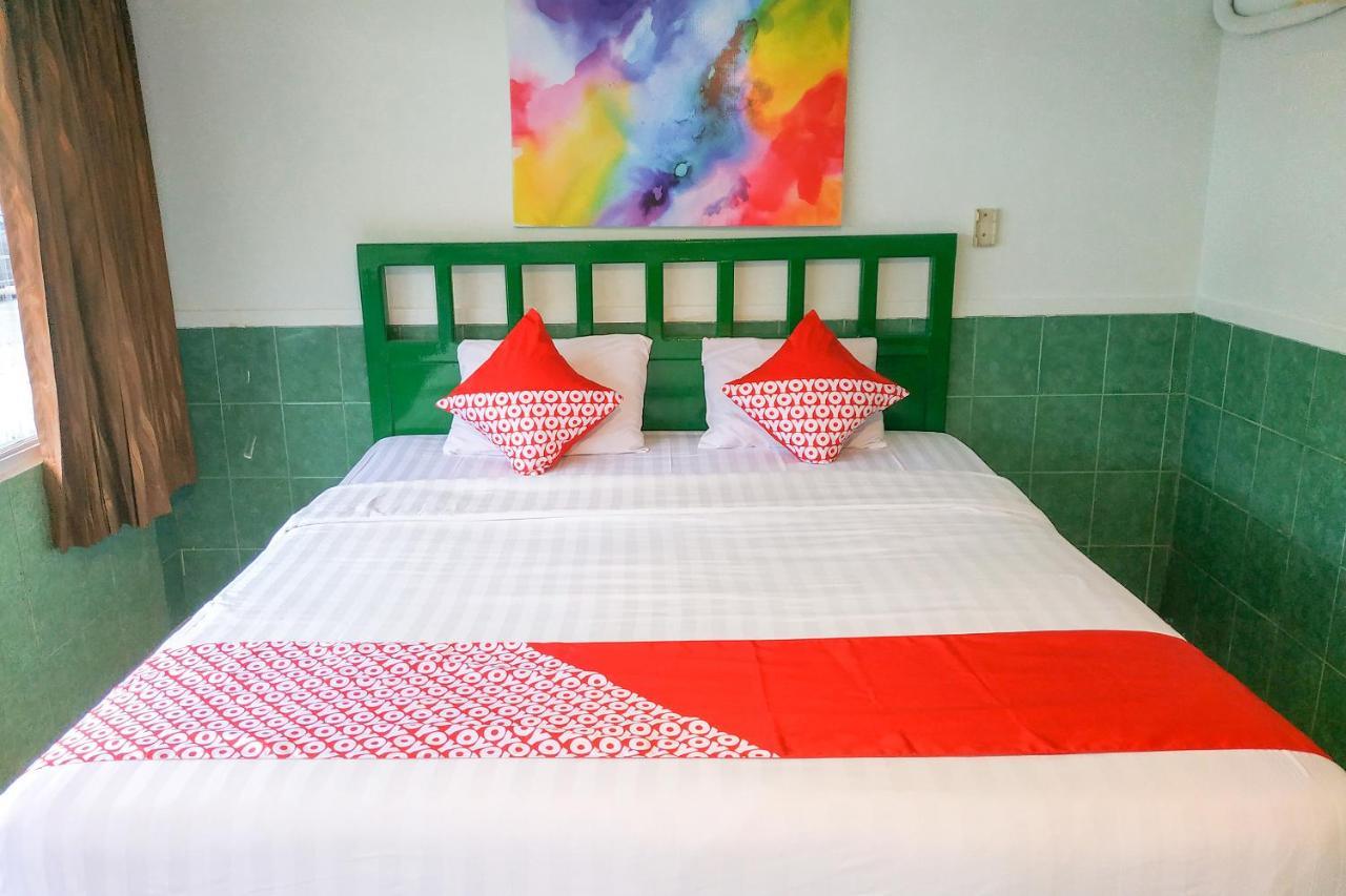 Super Oyo 3098 Hotel Sahabat Baru Singkawang Εξωτερικό φωτογραφία
