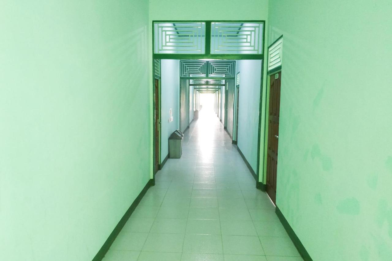Super Oyo 3098 Hotel Sahabat Baru Singkawang Εξωτερικό φωτογραφία